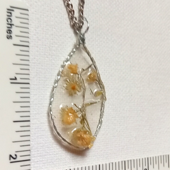 Floral necklace, amulet - Picture 2 of 2